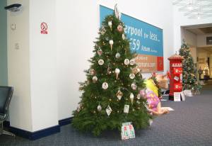 Festival of Trees 2004 - The Cream of Christmas - Tree 8